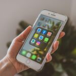 10 Perbedaan Bisnis Produk Fisik vs Digital yang Wajib Pemula Tahu Sebelum Mulai